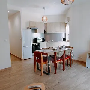 Air M&n's # Paris - Aeroport Cdg - Parc Asterix # Appartement Louvres
